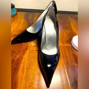 Guess patent leather heels